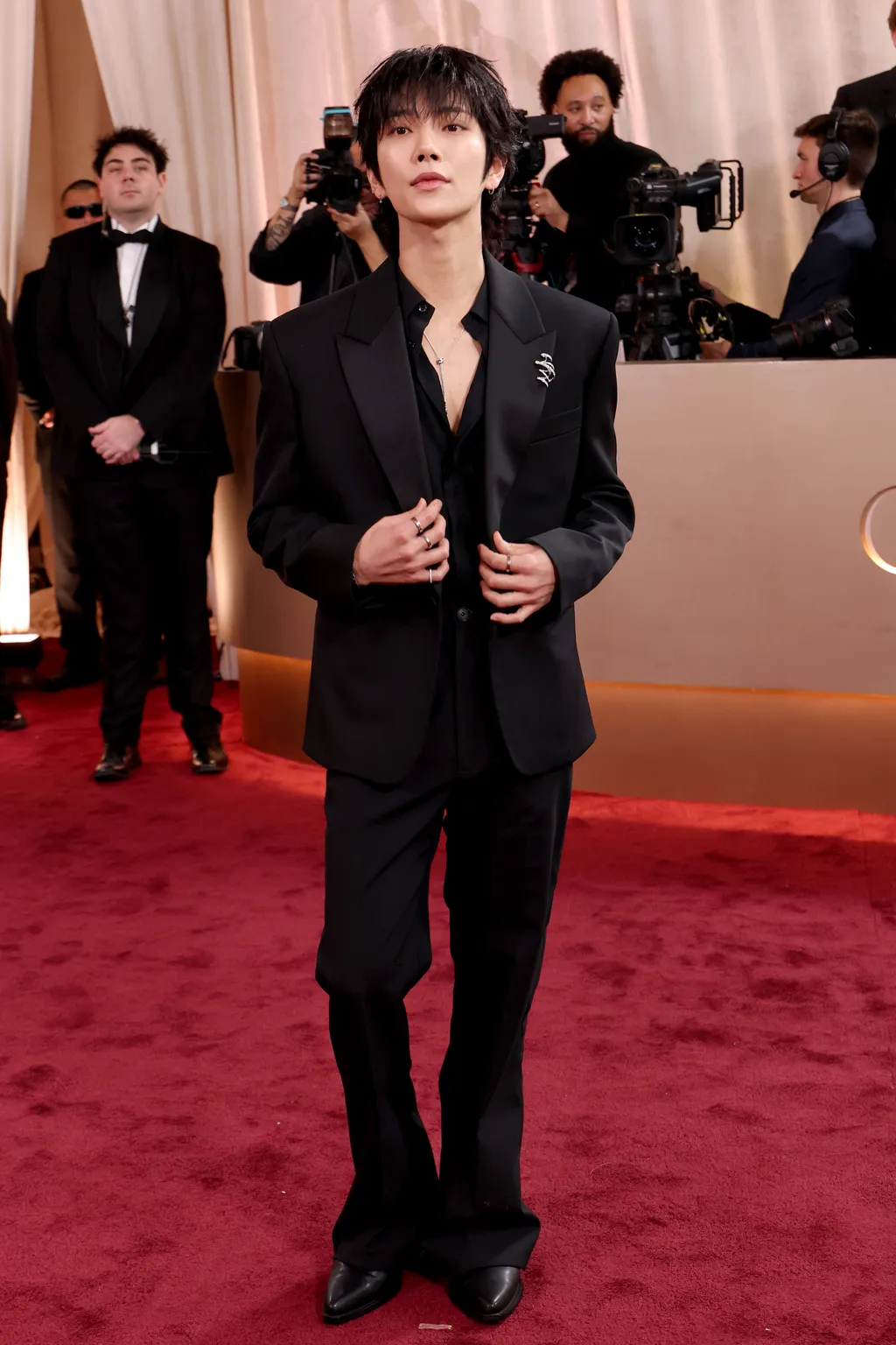 Joshua Hong tại thảm đỏ Golden Globes 2026