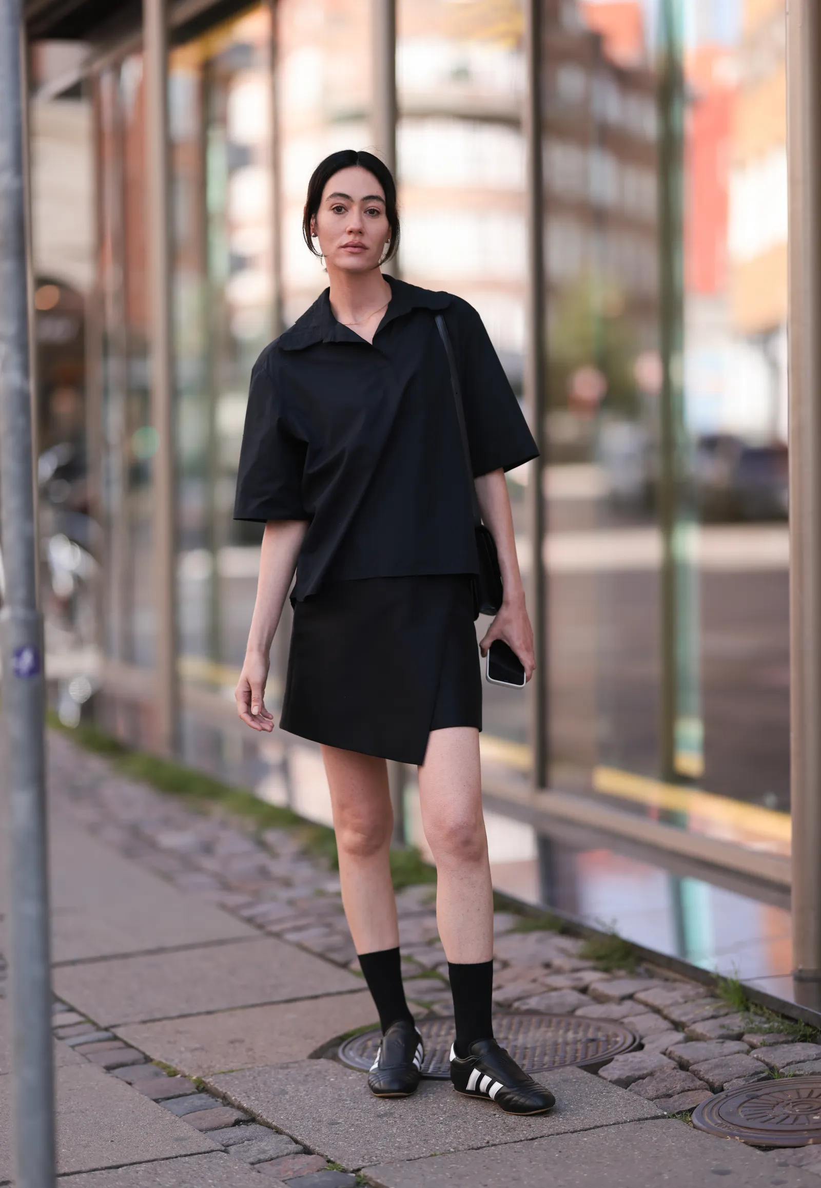 Sleek sneakers xu hướng hè 2026