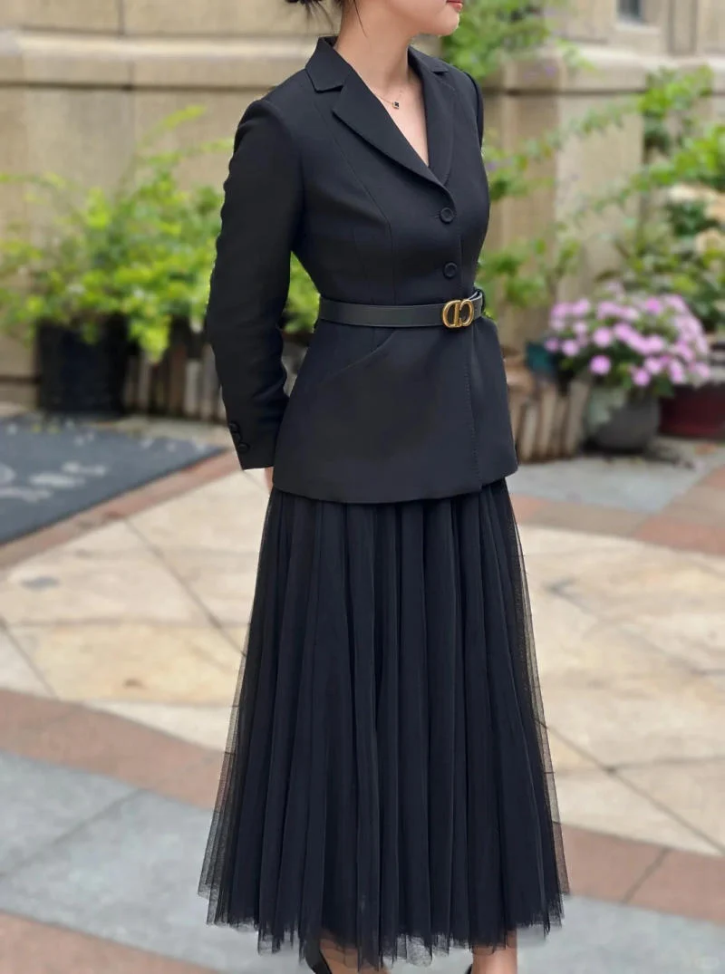 Áo khoác blazer mix chân váy xòe