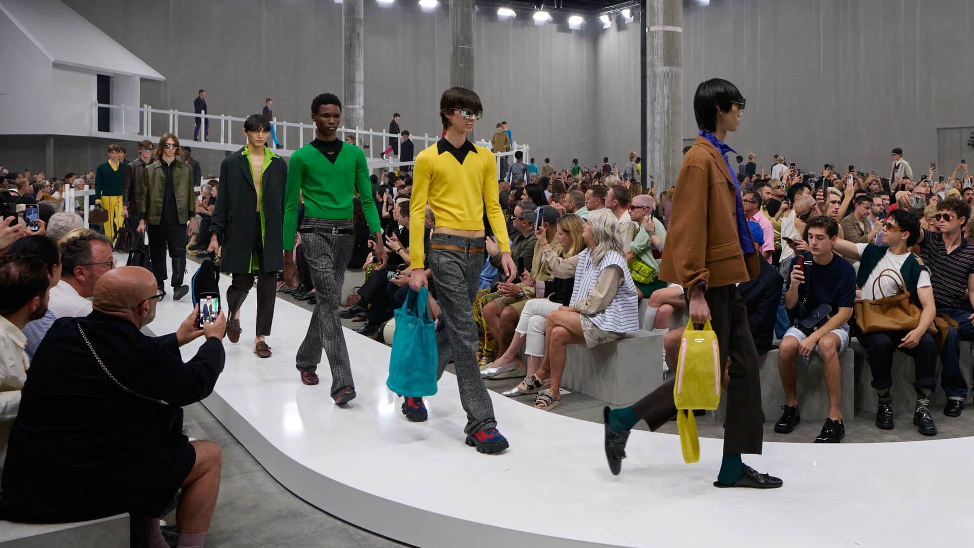 Báo cáo runway thời trang nam SS 25