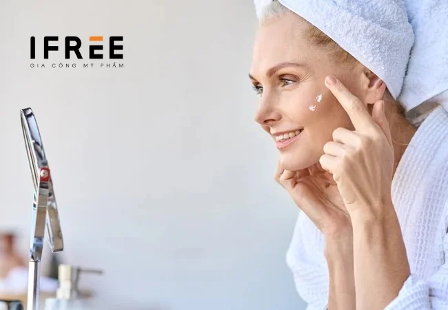 Routine skincare với khoáng chất và tảo biển