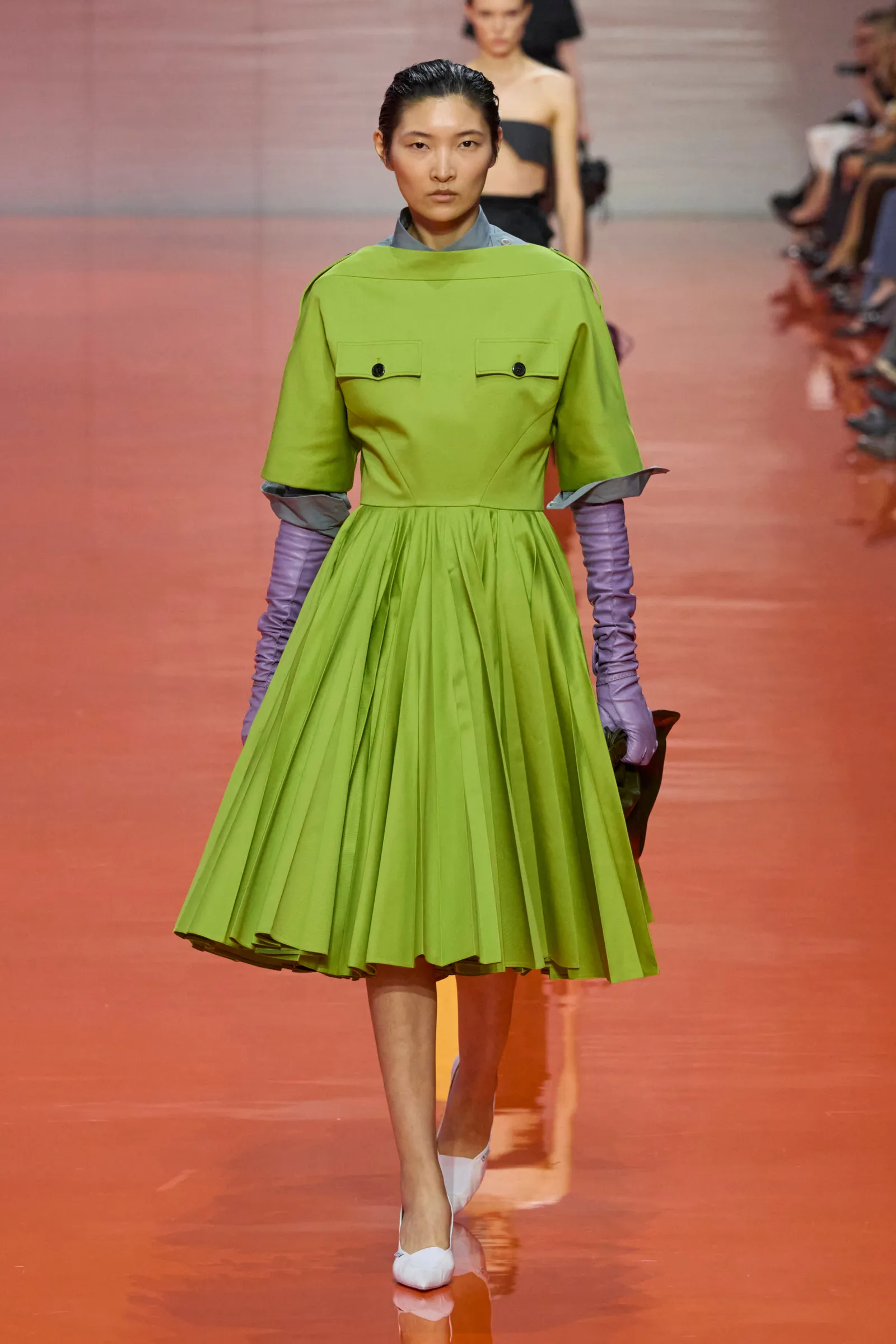 Thiết kế lime green trên sàn diễn Prada Xuân Hè 2026