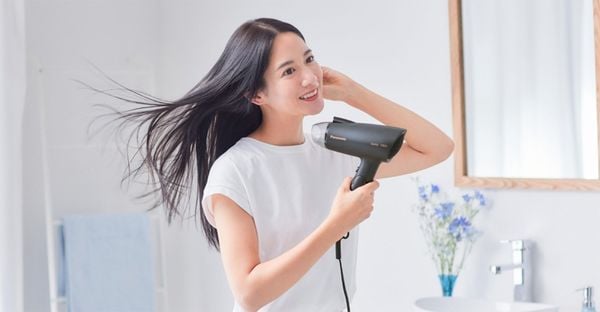 Cách sấy tóc đúng cách phục hồi tóc