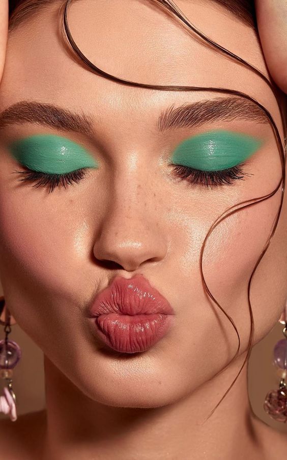 Tonal makeup đồng bộ màu sắc