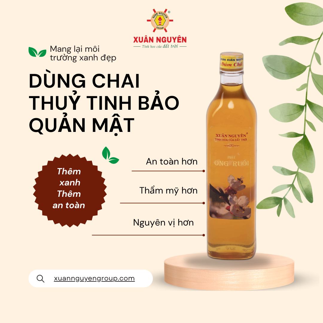 Mật ong ngâm rượu trong chai thủy tinh