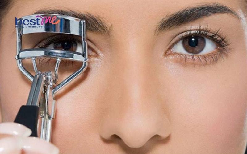 Bấm mi và chuốt mascara