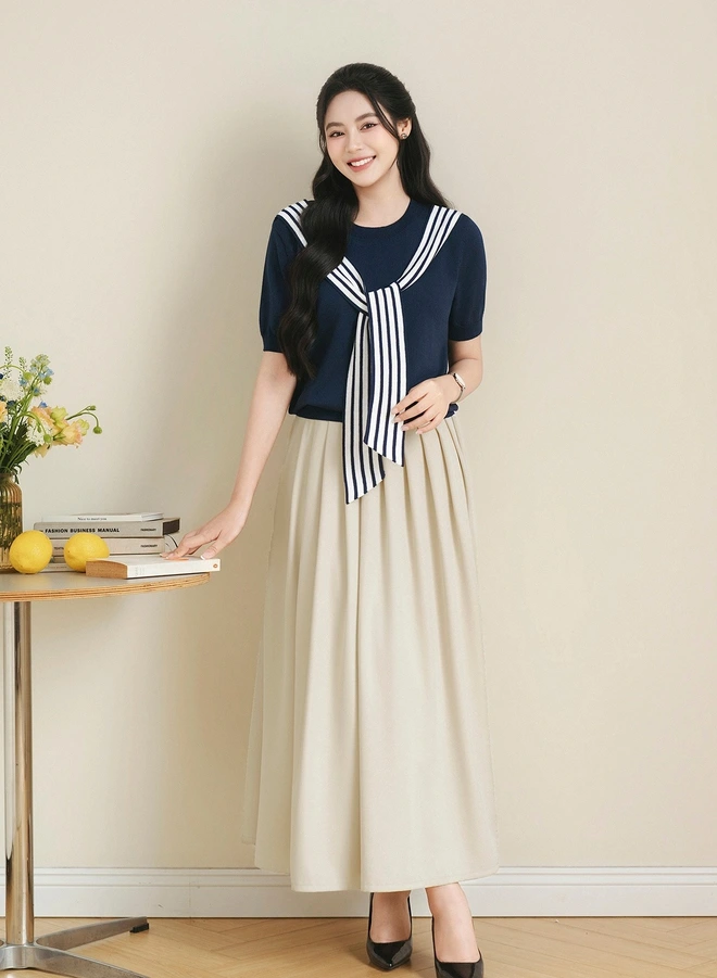 Chân váy xếp ly gam màu sáng