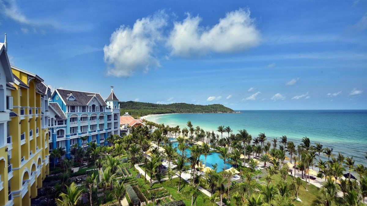 Khung cảnh tiệc cưới hoàng hôn thơ mộng tại JW Marriott Phu Quoc Emerald Bay