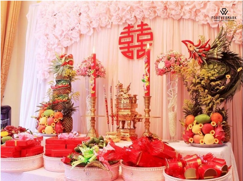 Trang trí bàn thờ gia tiên miền Nam