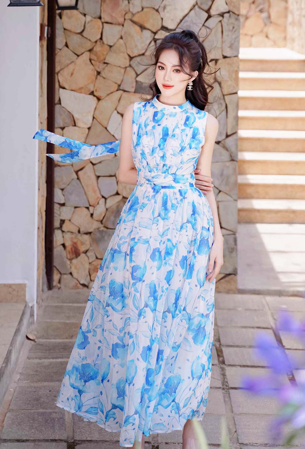 Mẫu đầm maxi cùng tông màu nước biển