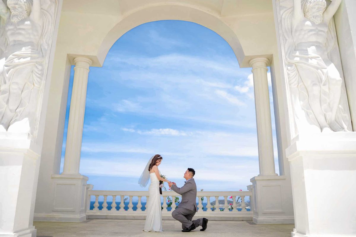 Cặp đôi chụp ảnh cưới tại Vinpearl Land Nha Trang