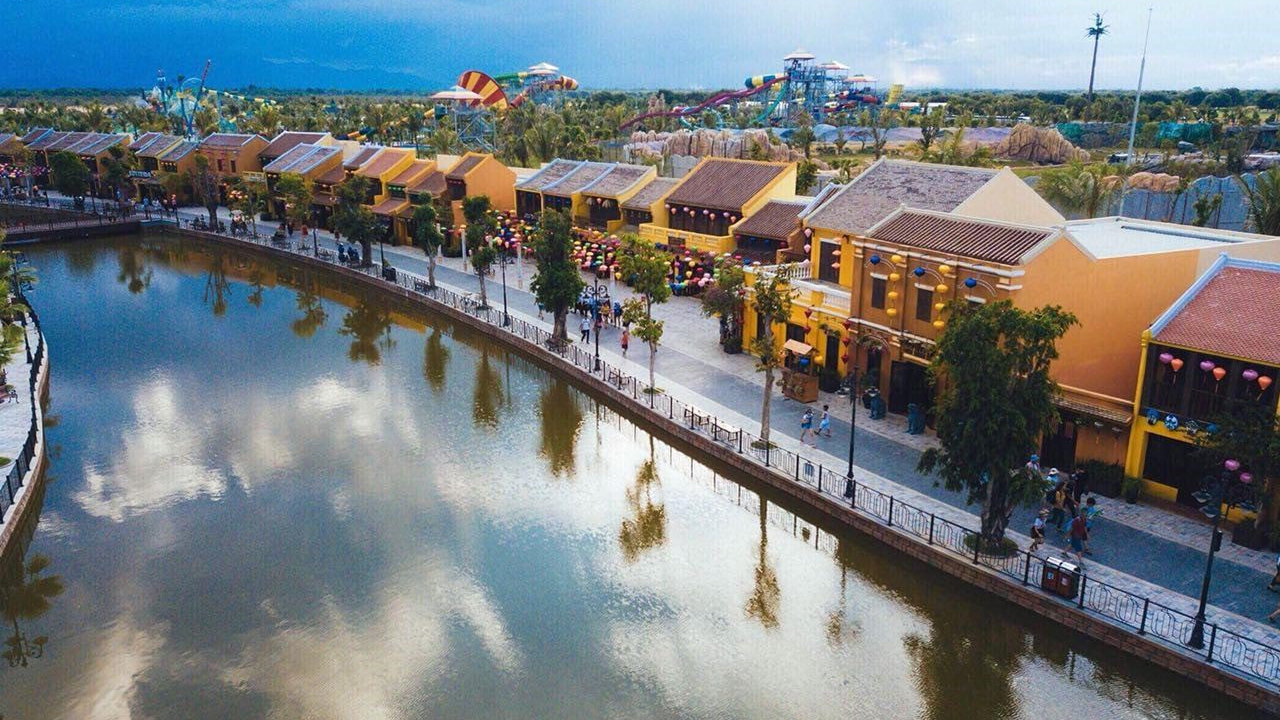 Bến cảng bỏ hoang Vinpearl