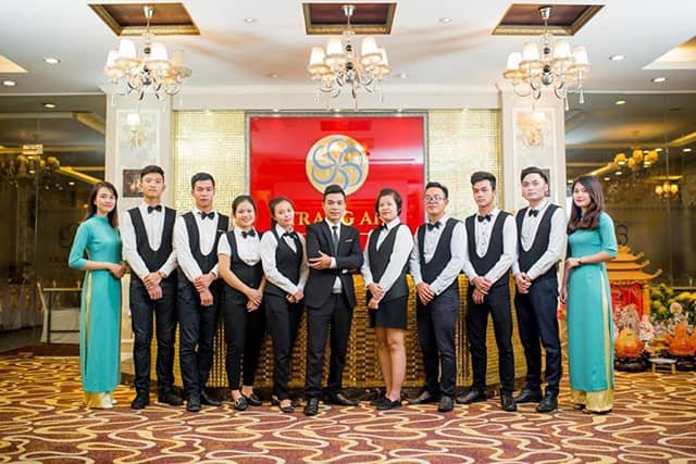 Đội ngũ nhân viên chuyên nghiệp và tận tình trong mọi quá trình tổ chức