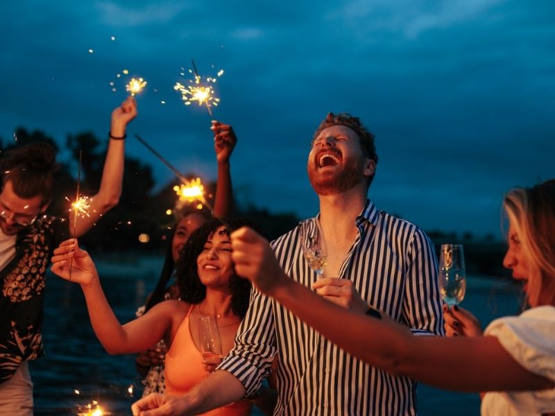 After-party giữa vịnh biển về đêm