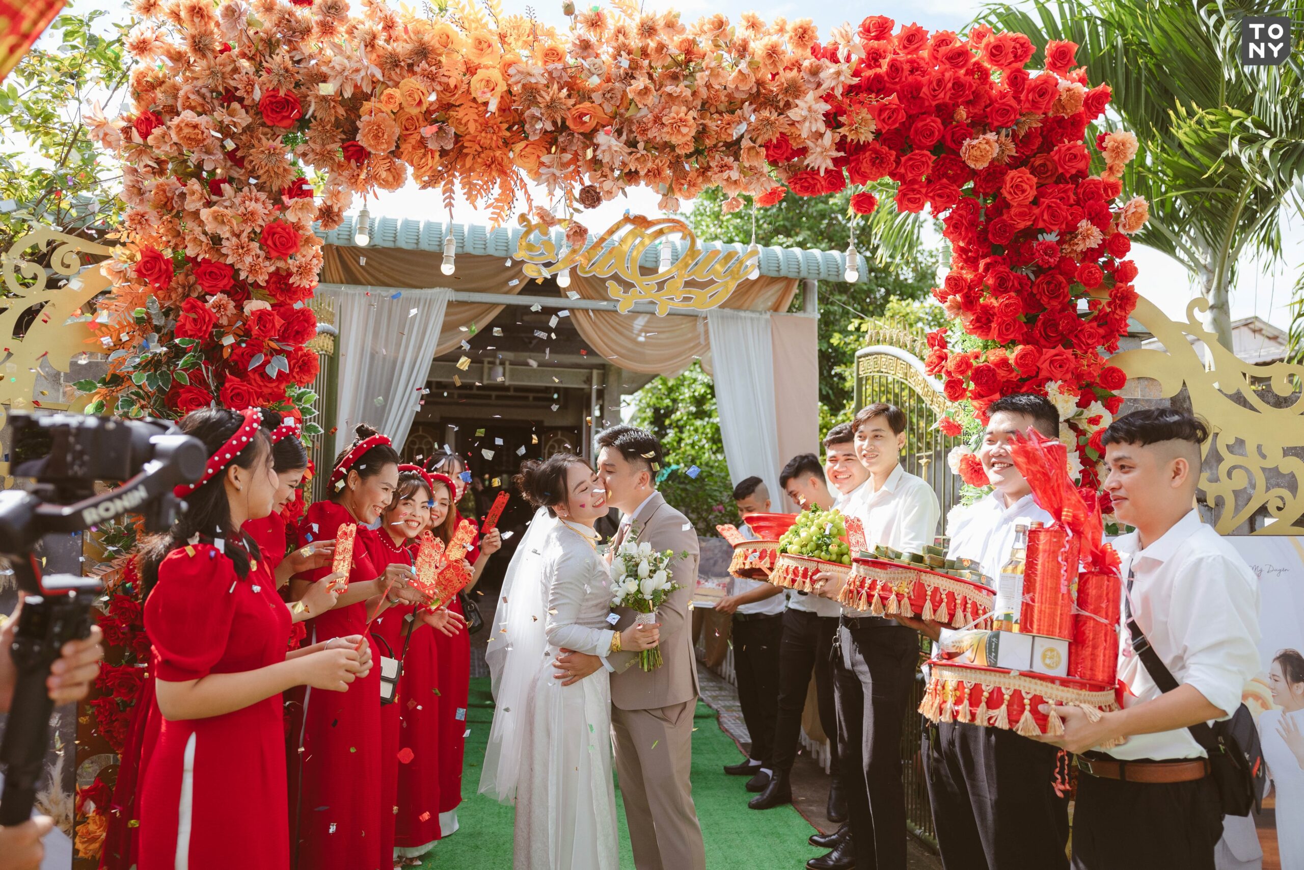 Ảnh cưới chụp trong ngày lành tháng tốt