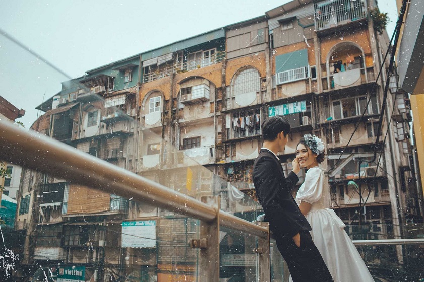 Phố cổ Hà Nội tạo bối cảnh hoài niệm cho ảnh cưới