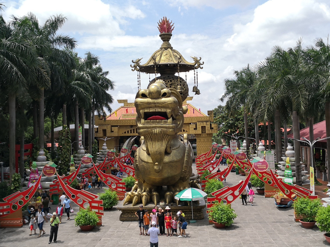 Khu du lịch Văn hóa Suối Tiên
