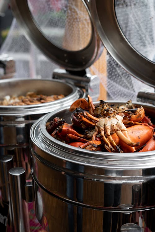 Cua hải sản tươi – Đặc sản biển trong thực đơn tiệc cưới Set Menu 9.000.000đ