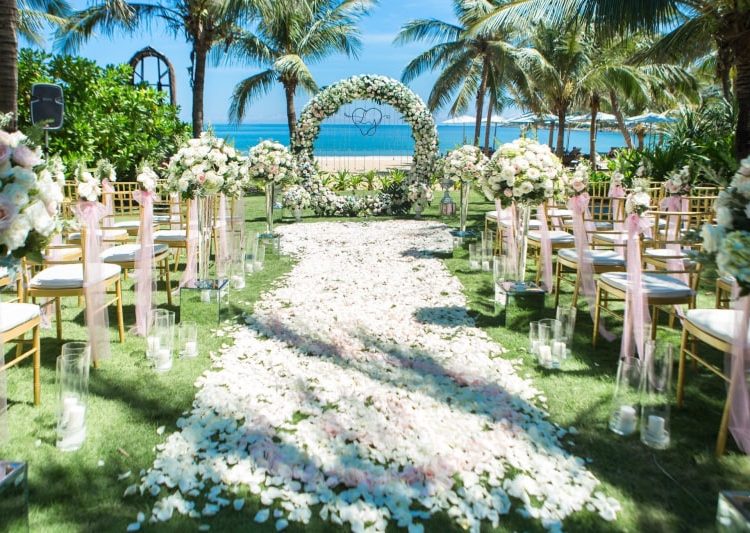 Tiệc cưới ngoài trời Đà Nẵng