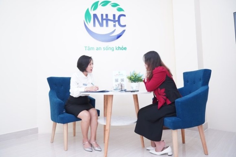 Tư vấn tâm lý giúp vợ chồng nhìn nhận vấn đề khách quan và tìm ra hướng giải quyết mâu thuẫn hôn nhân phù hợp