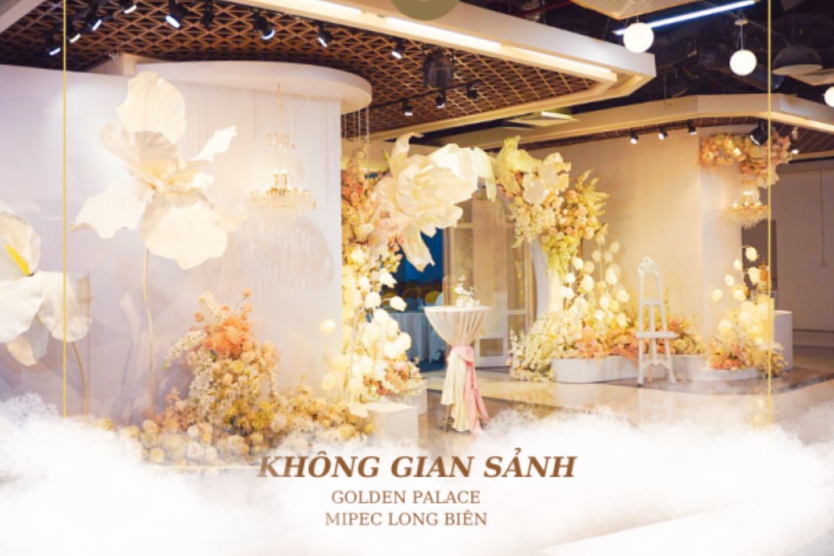 Long Biên Palace là trung tâm hội nghị – tiệc cưới đầu tiên tại Hà Nội nằm trong sân golf, được xây dựng trên khuôn viên 10.000m²