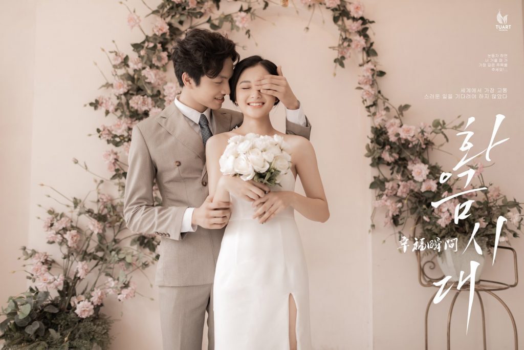 Bộ ảnh cưới ngoại cảnh Hà Nội với cách phối cảnh linh hoạt