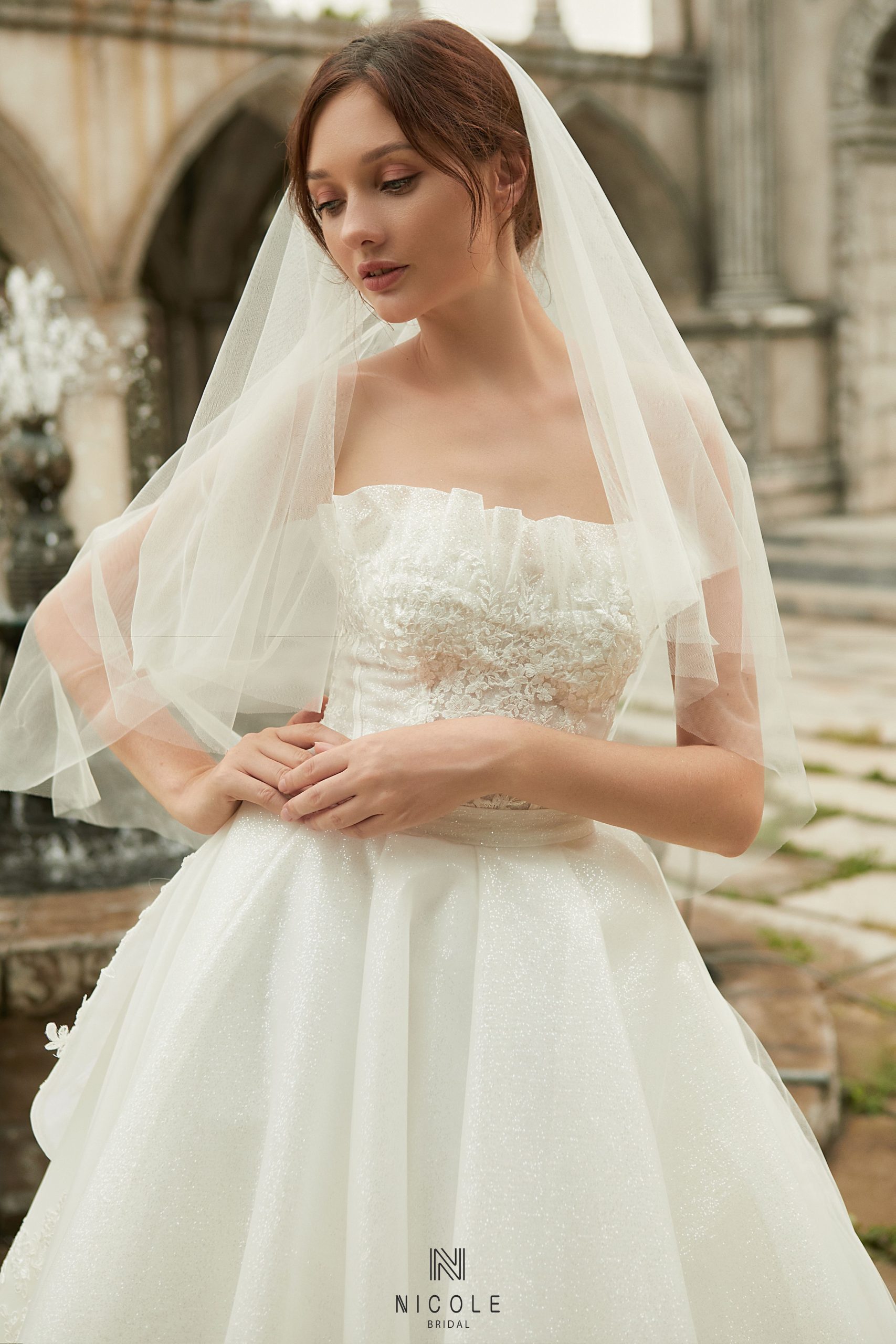 Váy cưới Monroe sang trọng, đậm chất công chúa hiện đại
