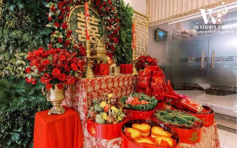 Mâm quả lễ gia tiên trong nghi thức đám cưới người Việt