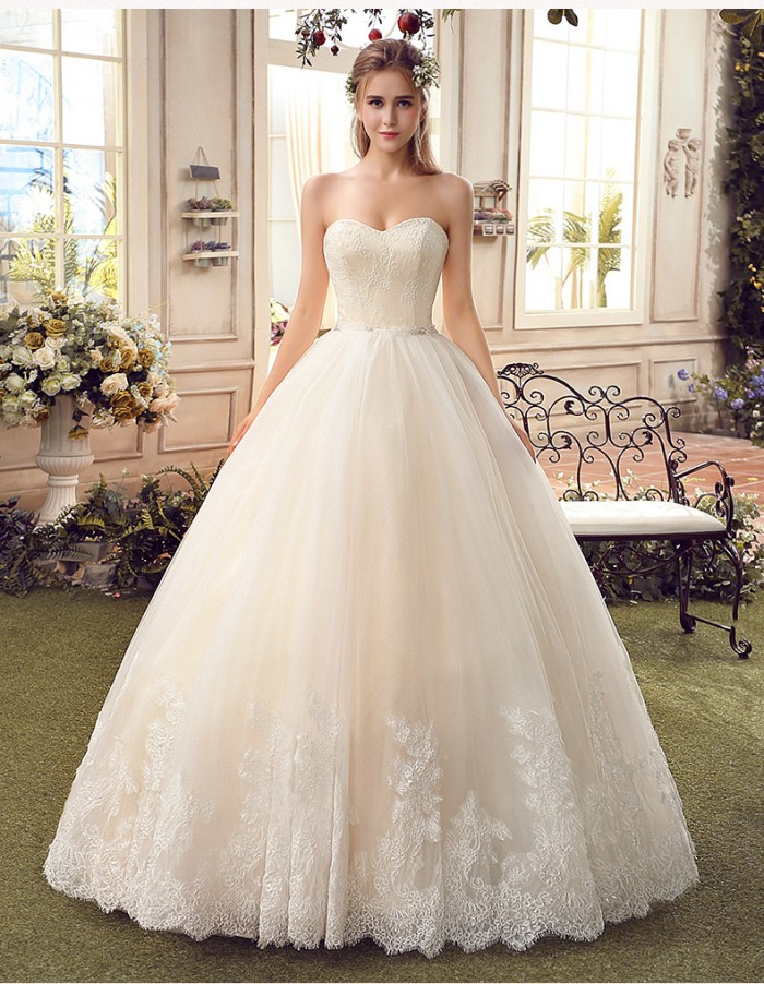 Mẫu váy cưới hiện đại và sang trọng