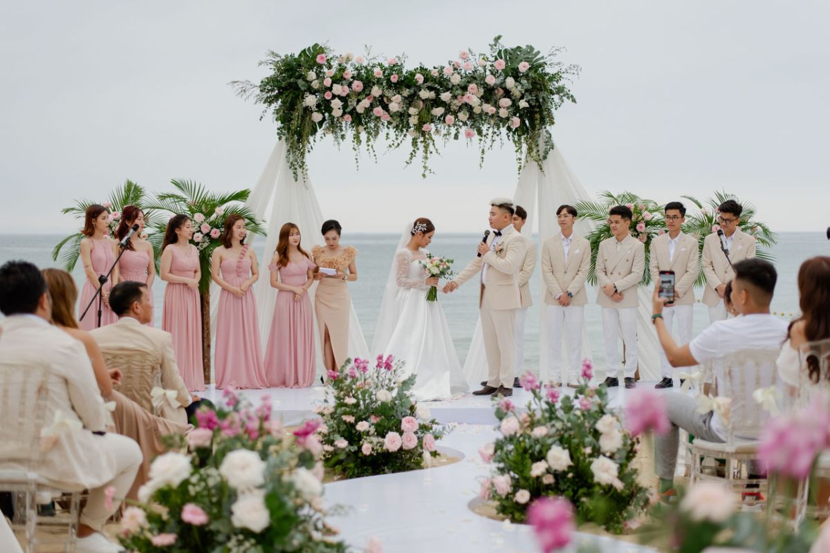 Những lời cảm ơn chân thành, vừa đủ trang trọng vừa gần gũi sẽ giúp thông điệp tri ân lan tỏa nhẹ nhàng đến họ hàng