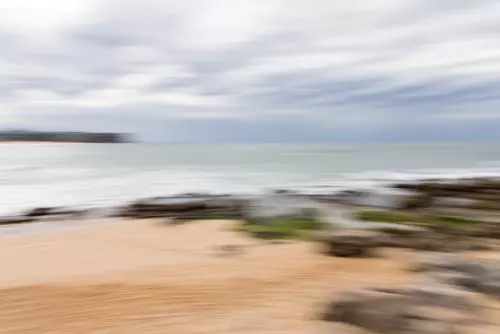 Bức ảnh cô gái bị lỗi mất nét hoàn toàn do camera không xác định được chủ thể