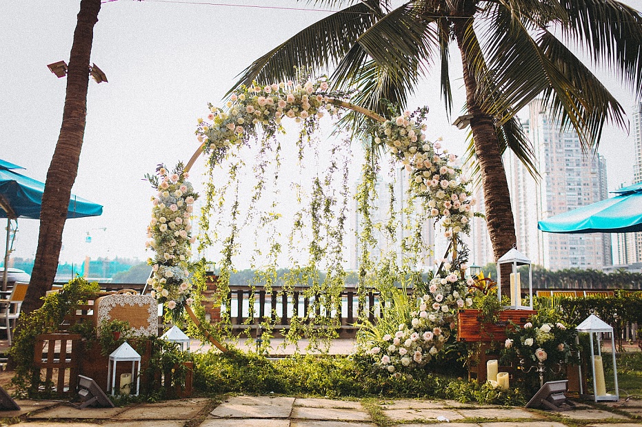 Phối cảnh bàn tiệc ven hồ bơi tại Lan Anh Garden
