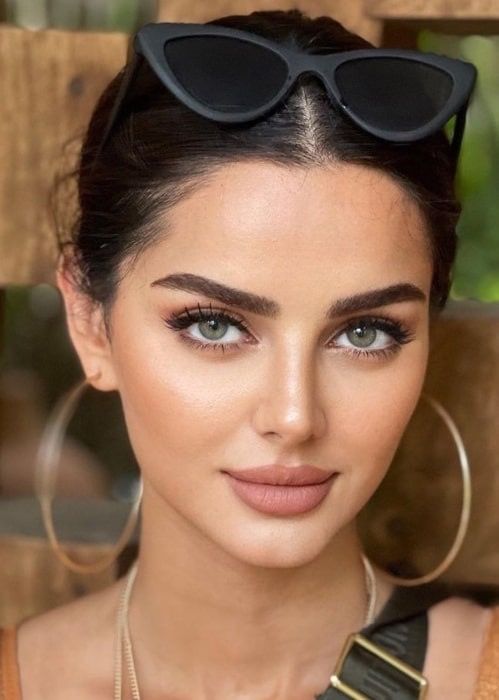 Cách chọn váy cưới phù hợp với dáng người