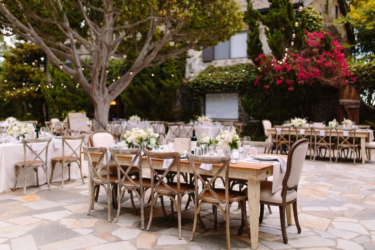 Ý tưởng trang trí tiệc cưới phong cách Rustic Romance