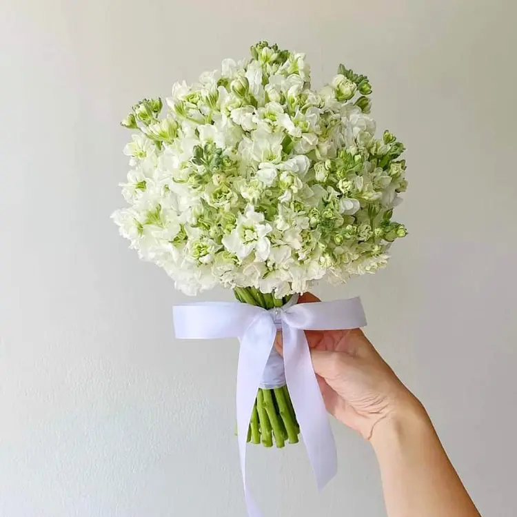 Sự chuyển dịch trong xu hướng thiết kế hoa cưới cầm tay phá vỡ cấu trúc