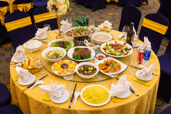 Mâm cỗ cưới tại CTM PALACE được bày trí tinh tế và sang trọng