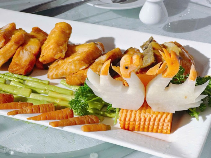 Không gian tiệc cưới sang trọng