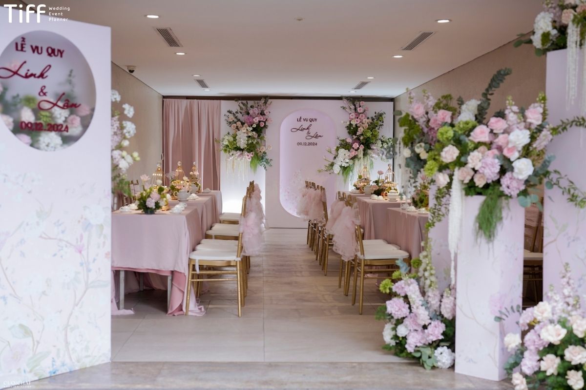 Phông cưới pastel hài hòa với nội thất giúp ảnh cưới đẹp