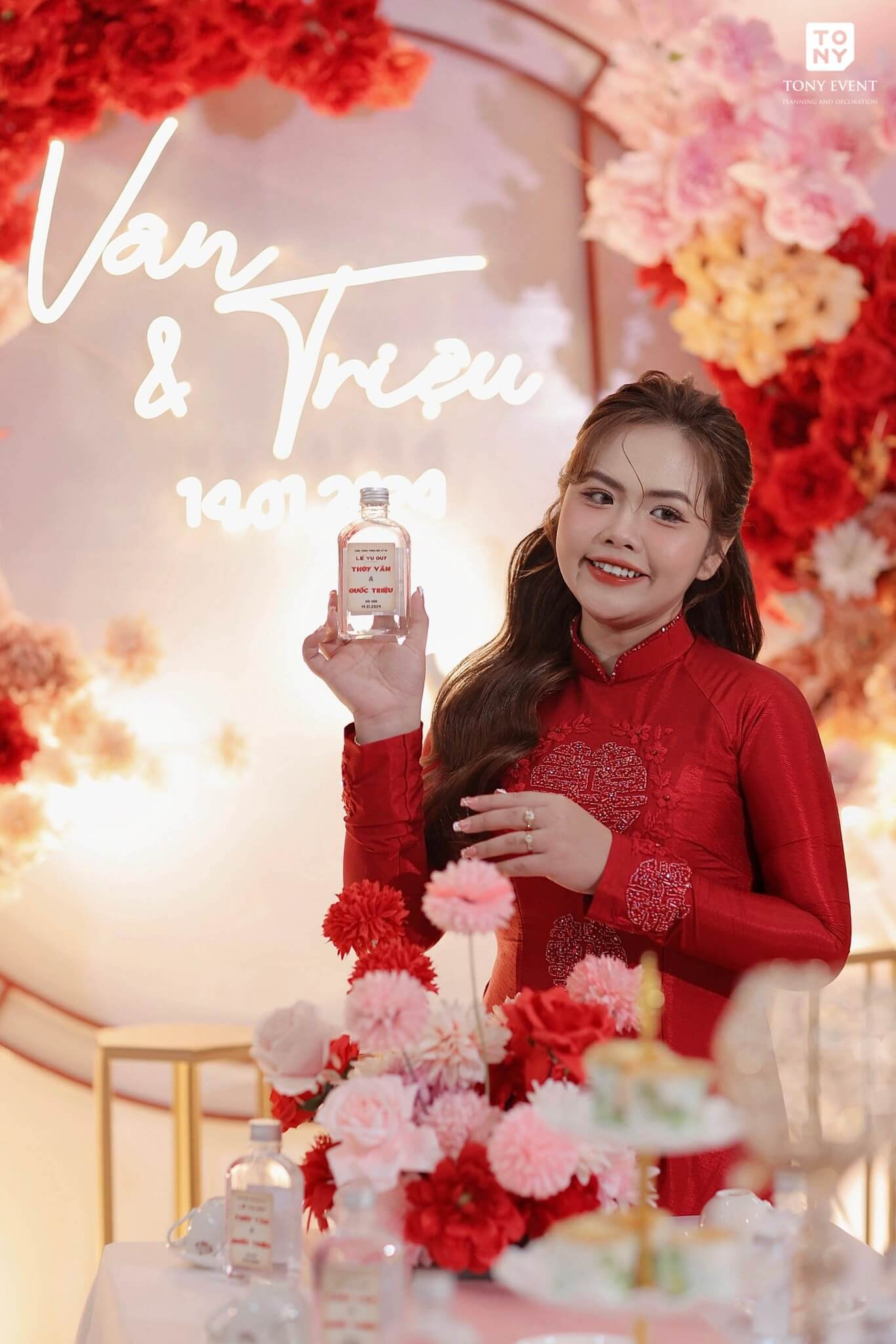 Trang trí gia tiên theo màu phong thủy mệnh Thổ