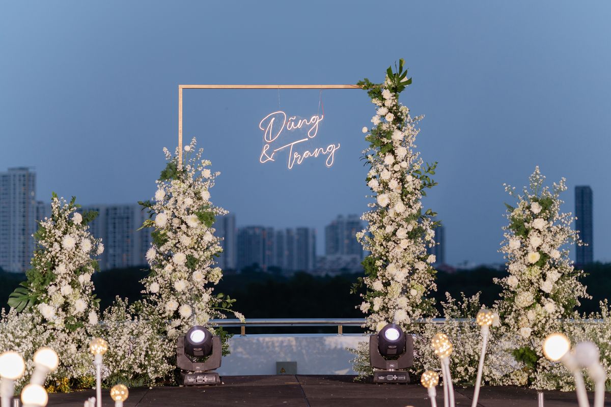 Không gian trang trí tiệc cưới rooftop TPHCM ấn tượng