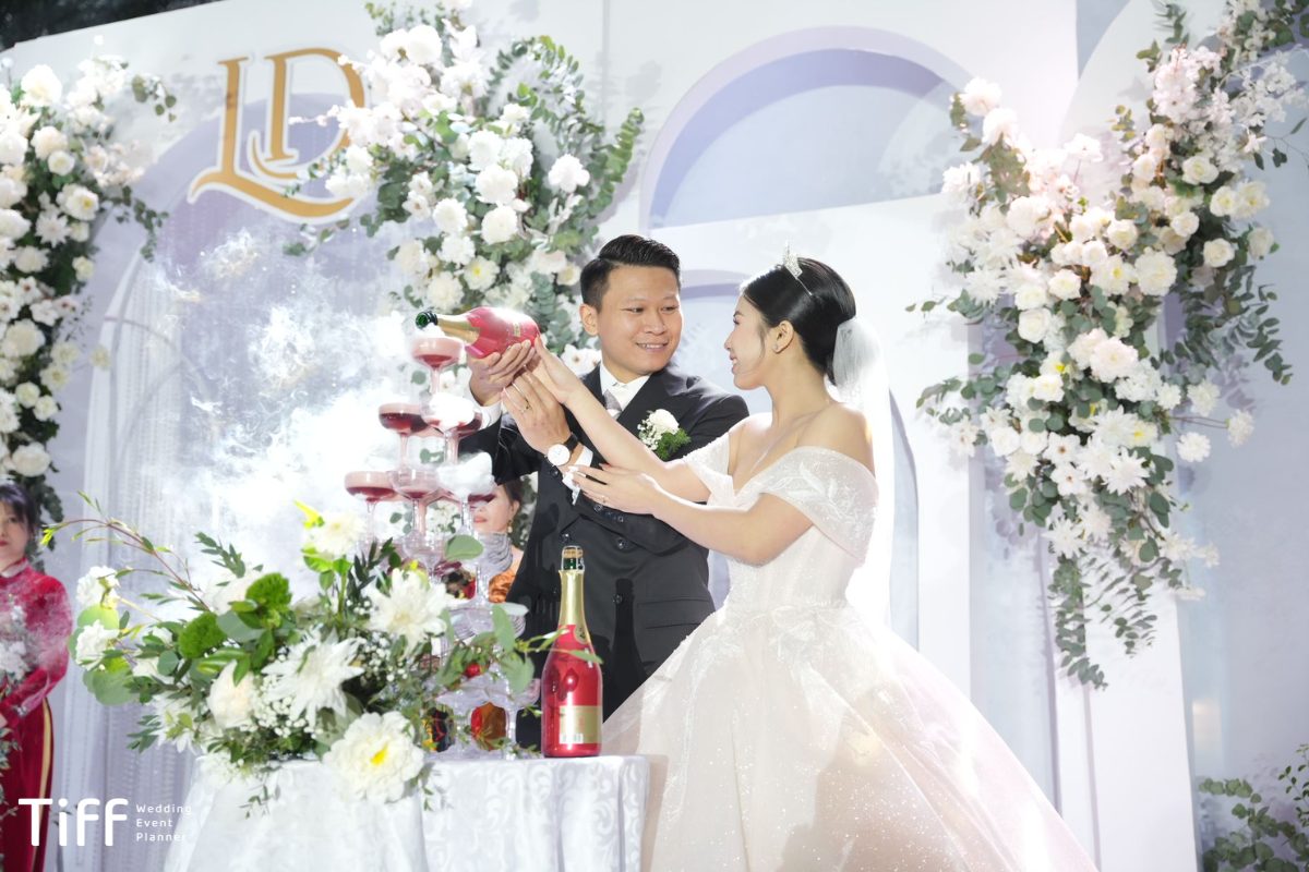 Lưu ý khi đặt nhà hàng tổ chức tiệc cưới