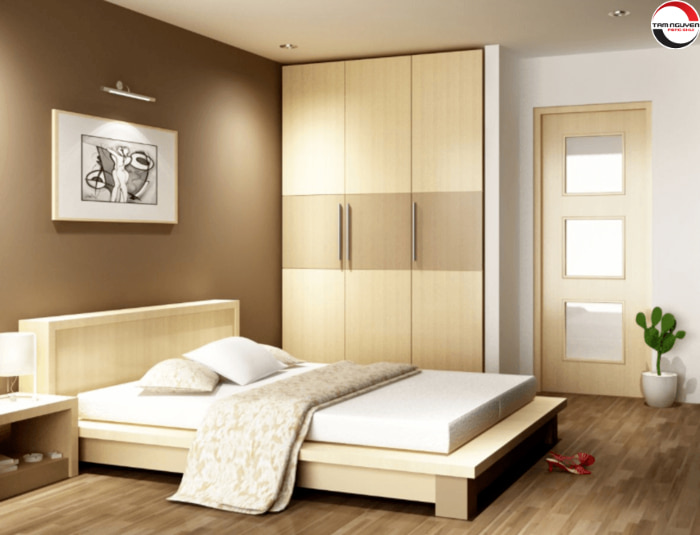 Nên đặt giường ở chính giữa phòng và tránh cửa ra vào