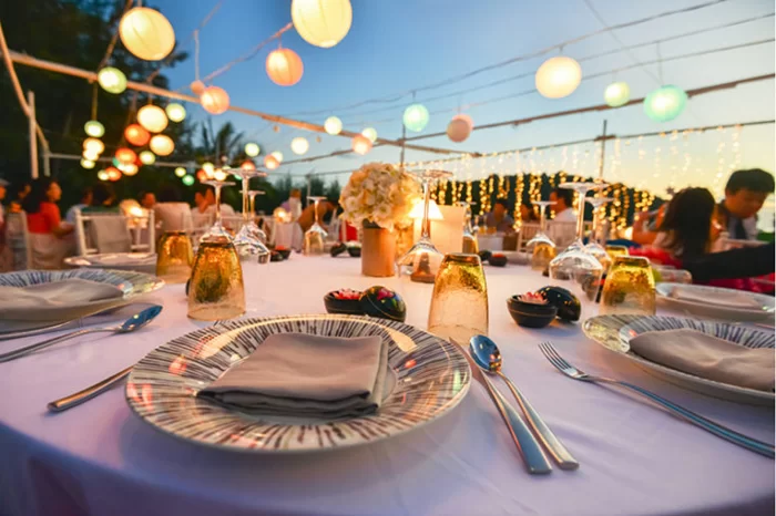 Thái độ phục vụ quyết định khá nhiều đến sự thành công của buổi tiệc