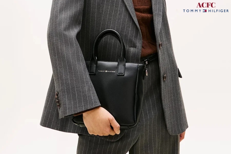 Balo Và Phụ Kiện Tommy Hilfiger: Năng Động Cho Những Chuyến Đi