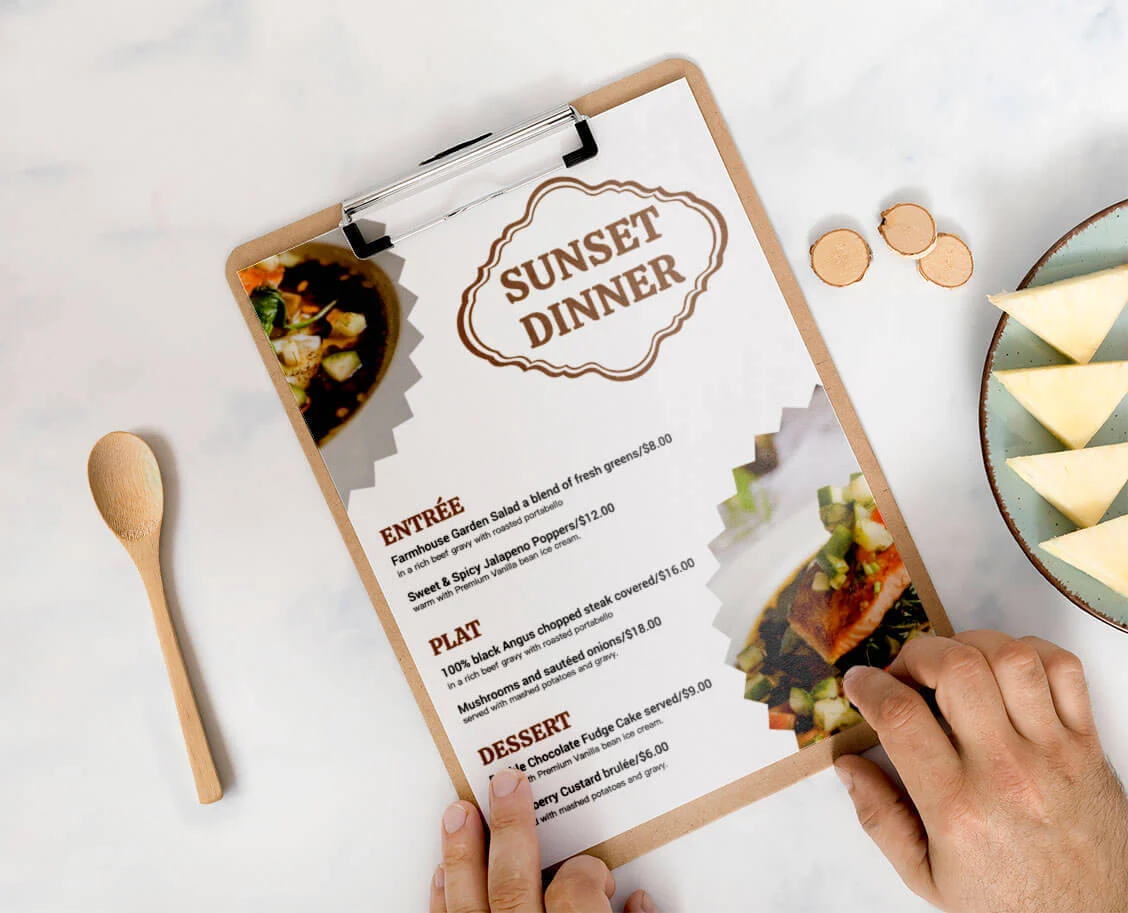 Hình ảnh trang trí bên menu tạo điểm nhấn cho thiết kế
