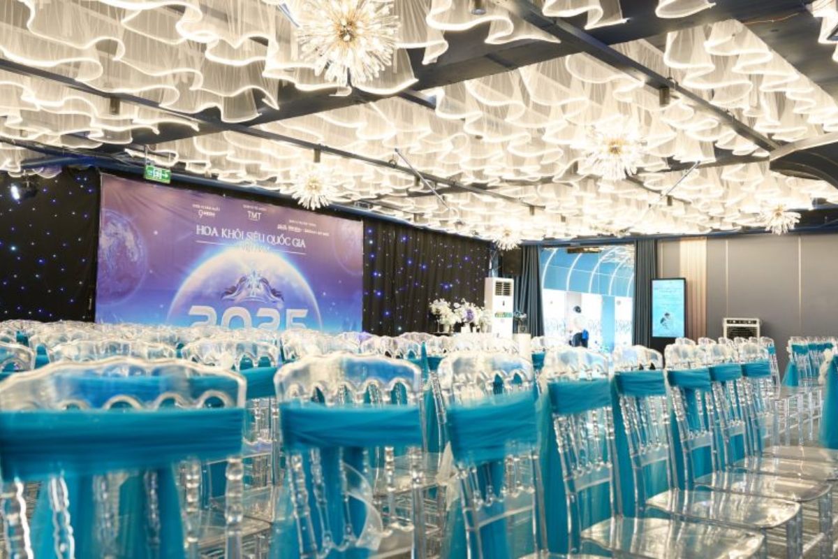 Sảnh Đông Đô ballroom bữa tiệc ánh sáng giữa ngân hà