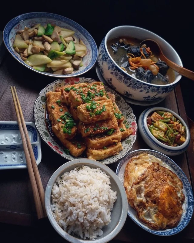 Cơm nhà cho bữa trưa đậm đà