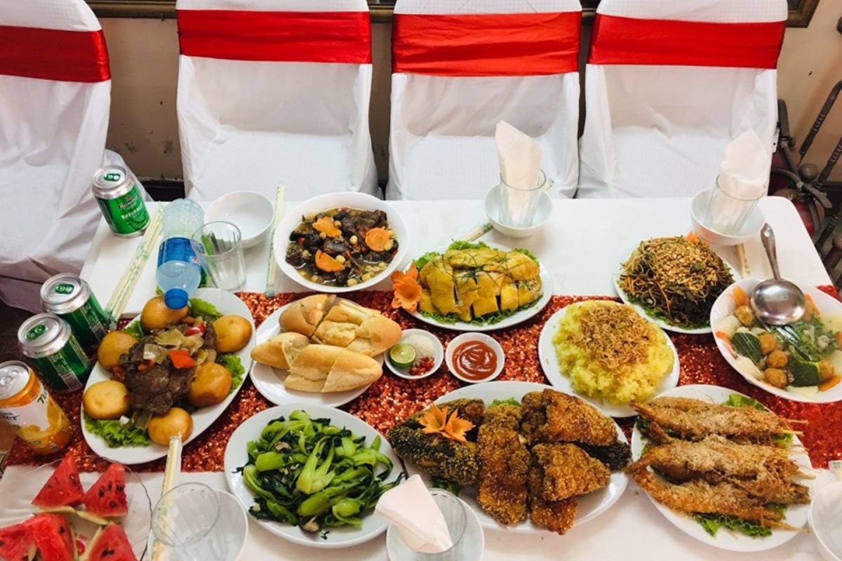 Thực đơn cỗ cưới mùa hè cần đảm bảo hương vị tươi ngon, dễ thưởng thức