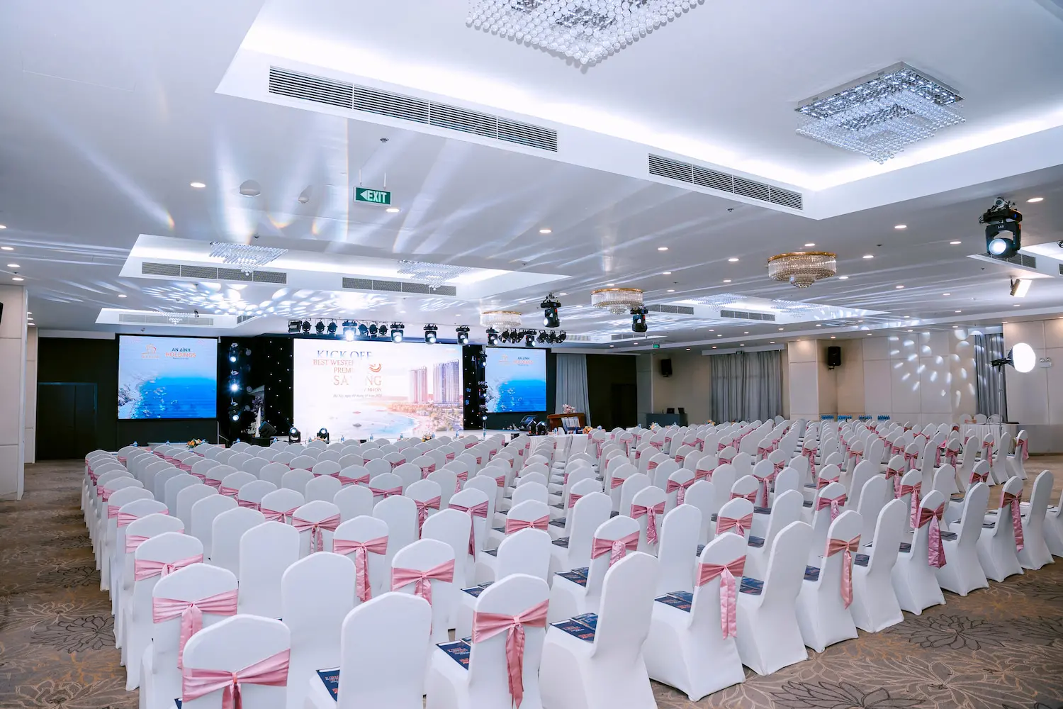 Không gian tổ chức sự kiện doanh nghiệp tại Salon 5 Mipec Palace