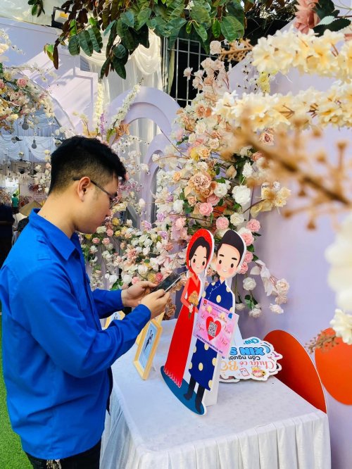 Hướng dẫn khách mời chuyển tiền mừng cưới qua QR